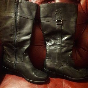 St. John's Bay leather boots Size 8 New